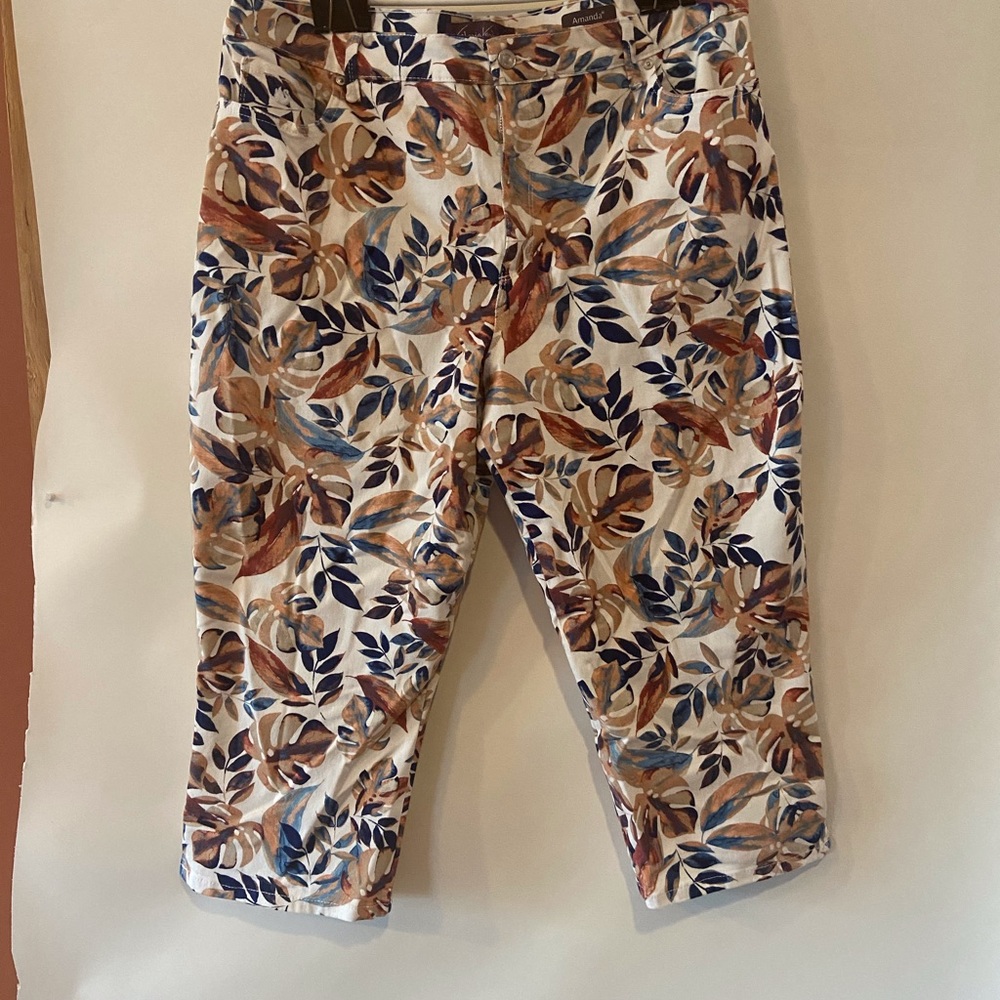 Womens Floral / leaves cropped jeans